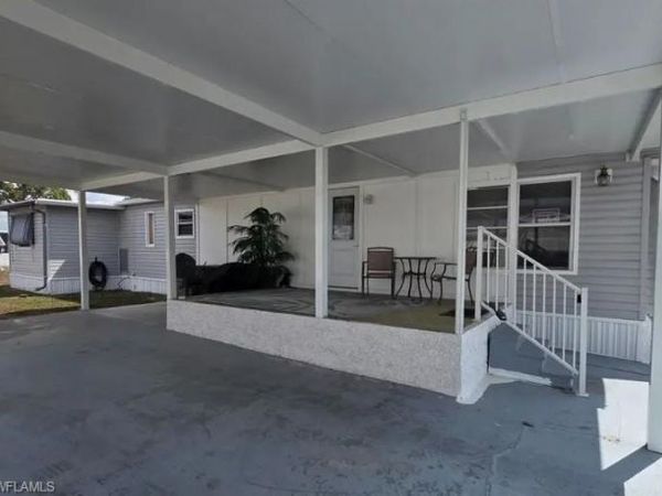 841 Winterest DR, NORTH FORT MYERS, FL 33917