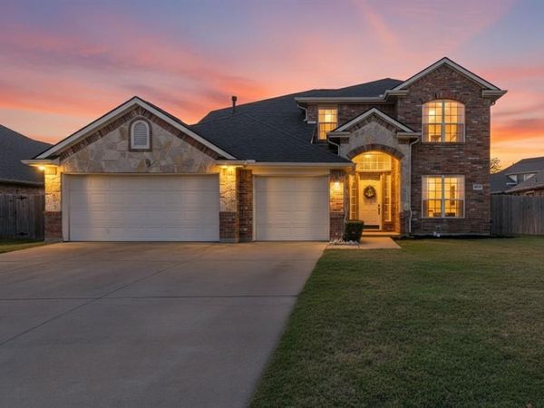 812 Sugar Hill Avenue, Cleburne, TX 76033