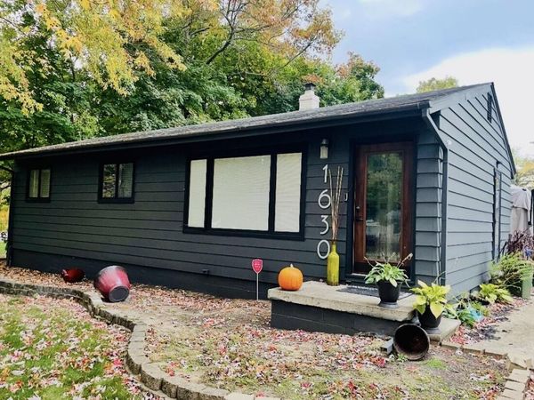 1630 Weymouth Street, West Bloomfield, MI 48324