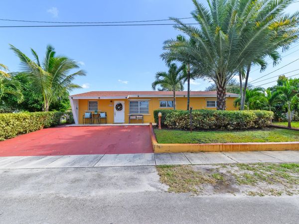 7050 Raleigh Street, Hollywood, FL 33024