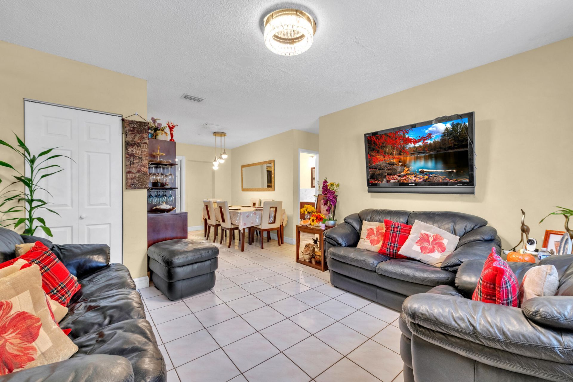 7050 Raleigh Street, Hollywood, FL 33024 Photo