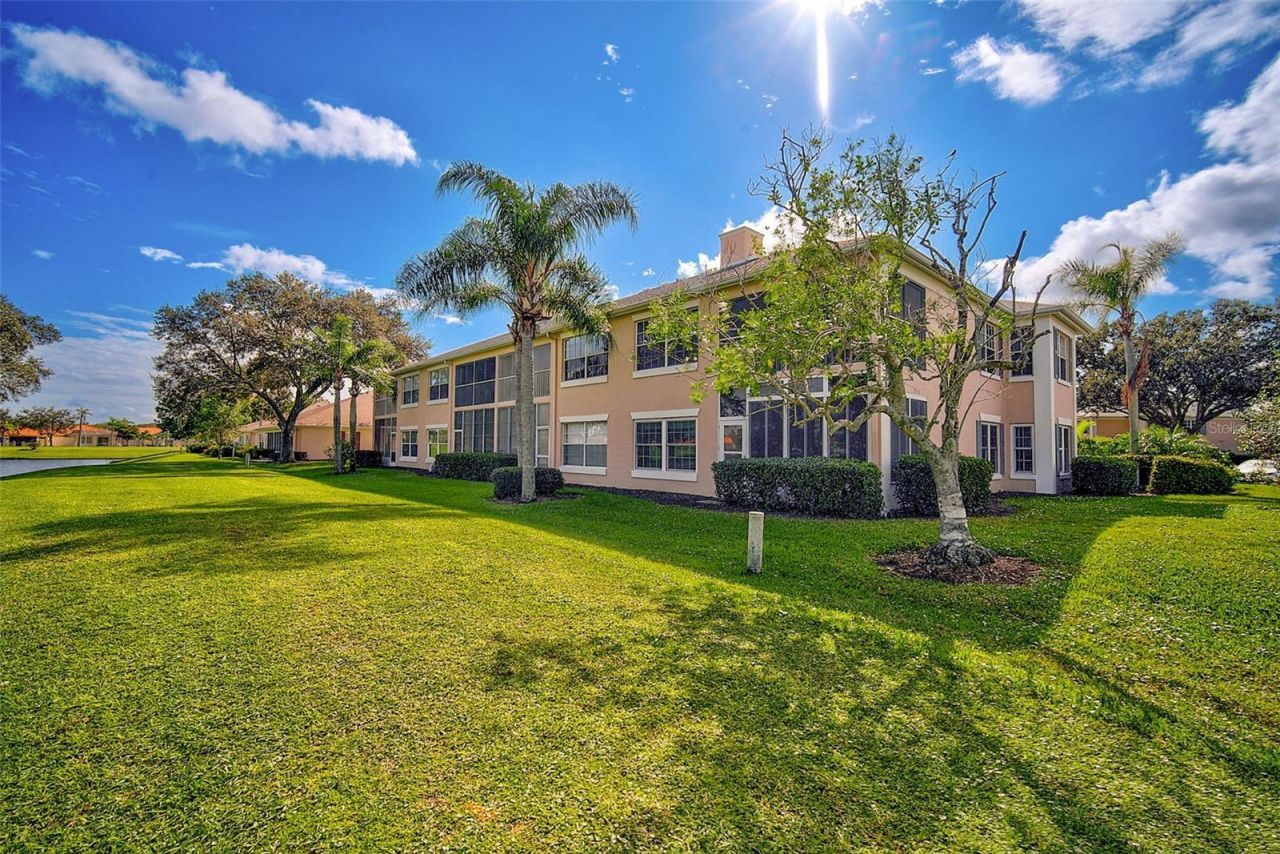 4706 Sand Trap Street Circle E, Unit 202, Bradenton, FL 34203 Photo