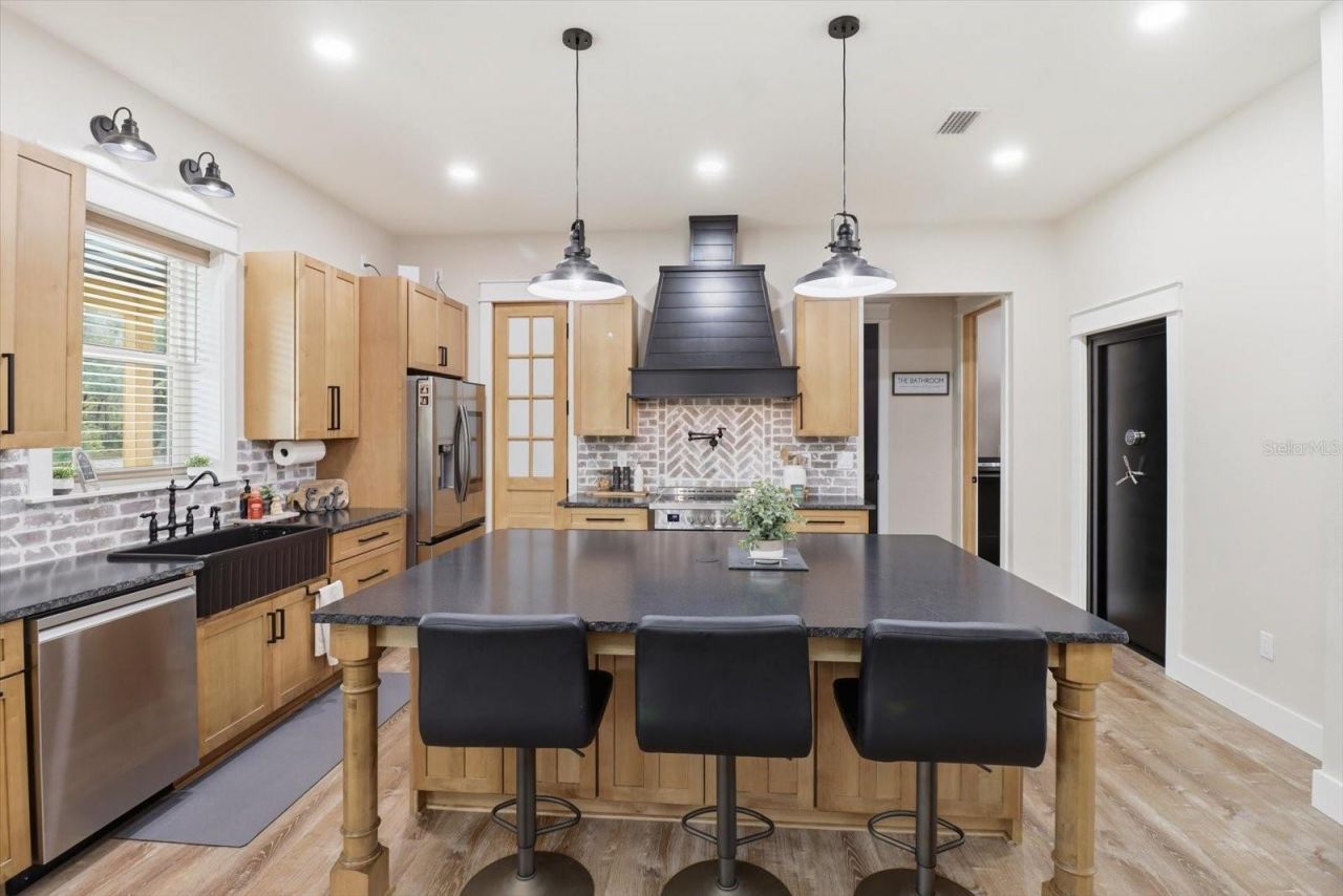 330 Highway 40 E, Inglis, FL 34449 Photo