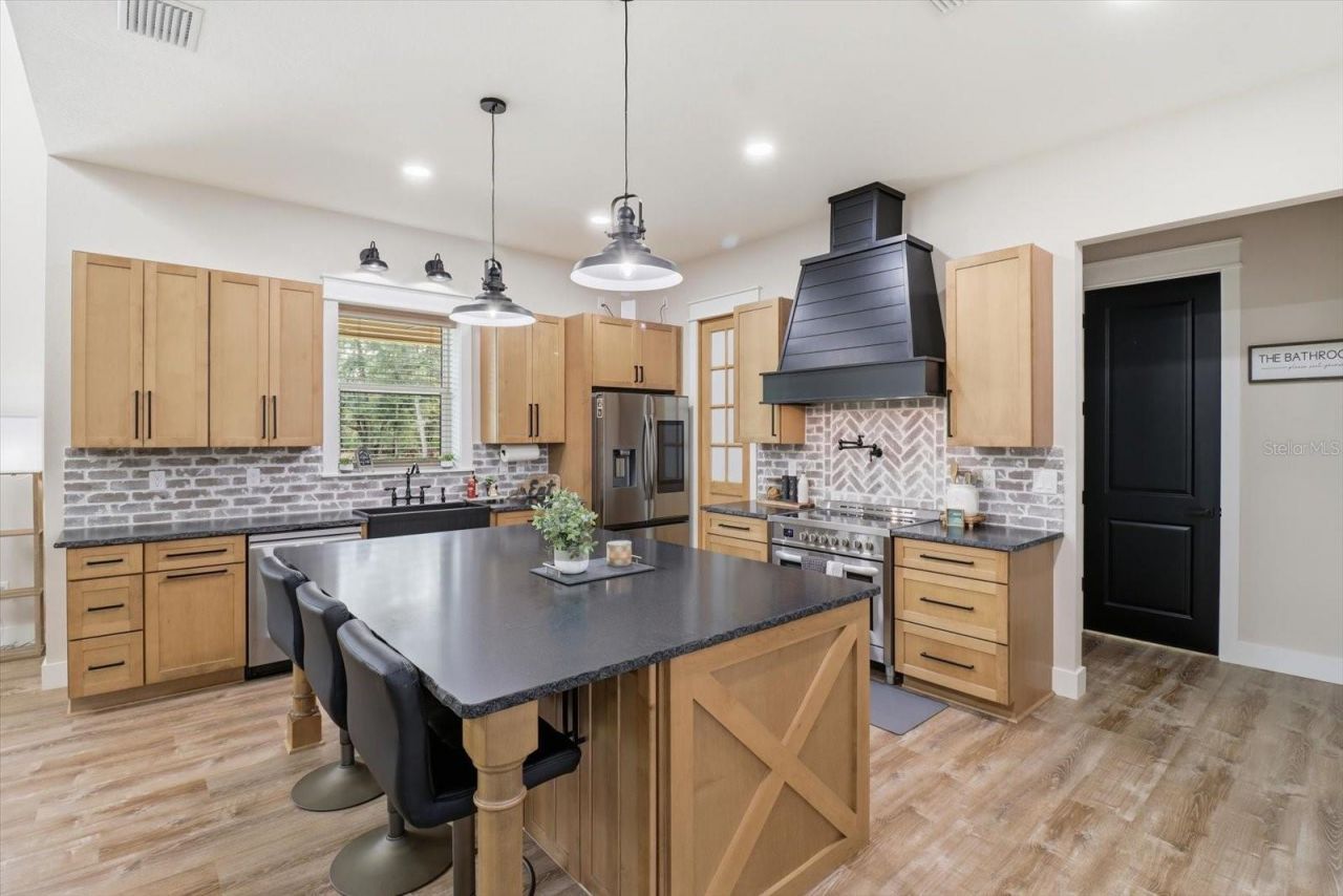 330 Highway 40 E, Inglis, FL 34449 Photo