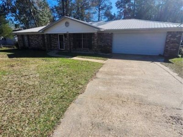 1131 Alvarez Drive, Saraland, AL 36571