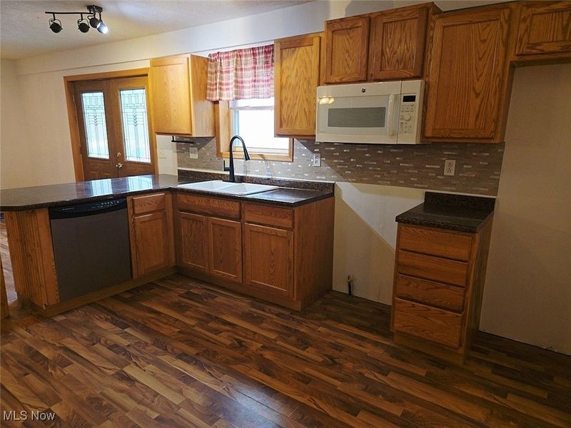 10796 State Route 155 SE, Corning, OH 43730 Photo 5