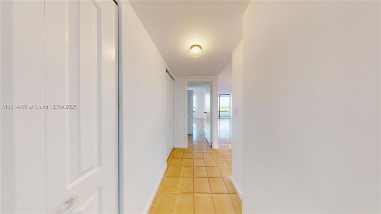 600 Three Islands Blvd, Unit 402, Hallandale Beach, FL 33009 Photo