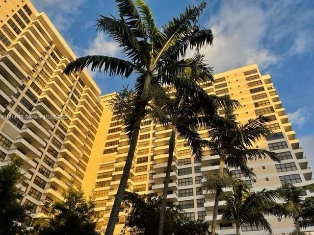 600 Three Islands Blvd, Unit 402, Hallandale Beach, FL 33009 Photo