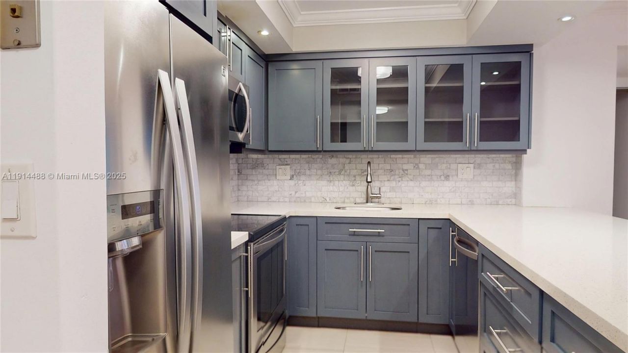 600 Three Islands Blvd, Unit 402, Hallandale Beach, FL 33009 Photo