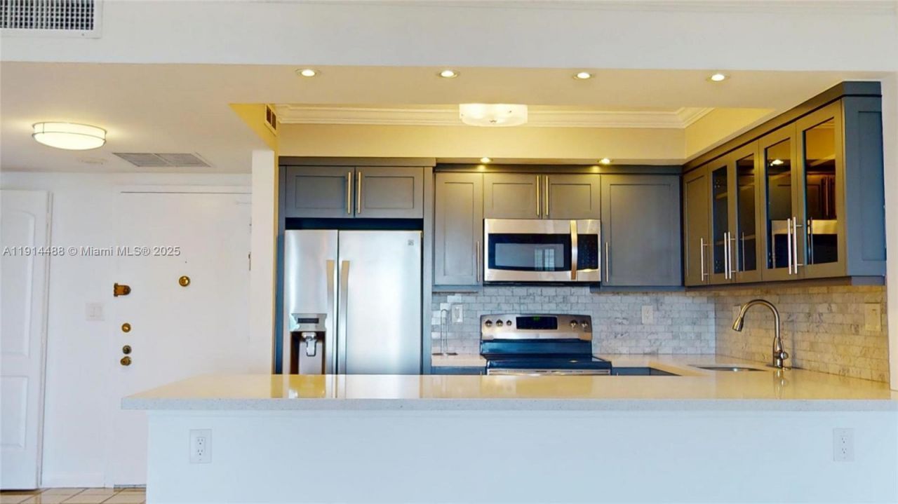 600 Three Islands Blvd, Unit 402, Hallandale Beach, FL 33009 Photo