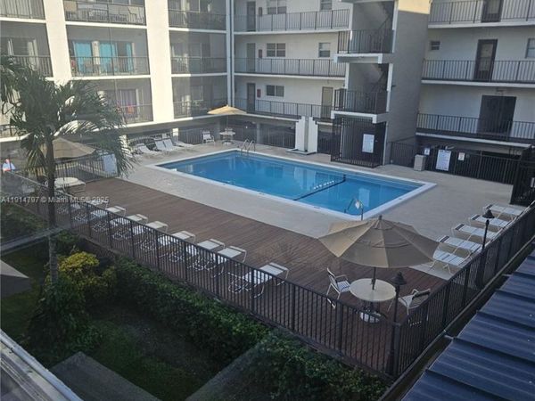 201 178th Dr, Unit 302, Sunny Isles Beach, FL 33160