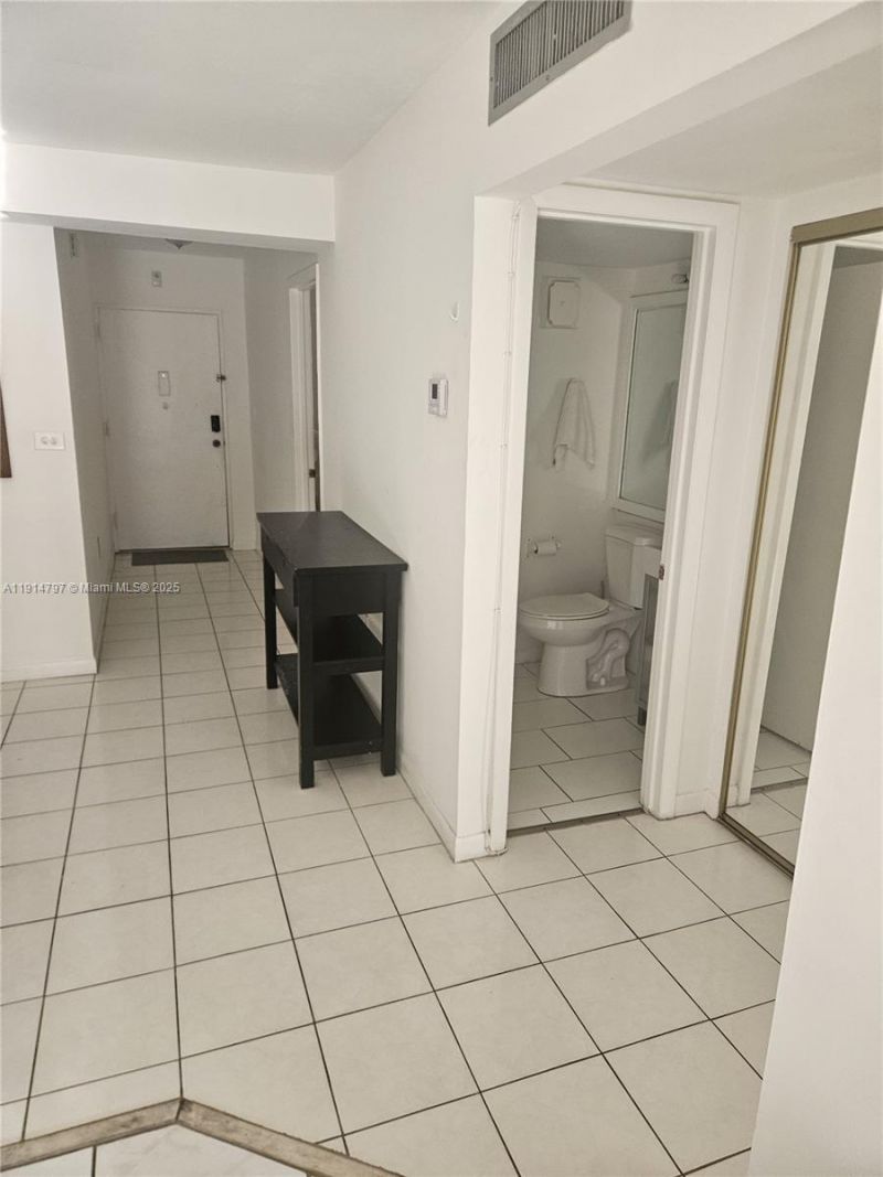 201 178th Dr, Unit 302, Sunny Isles Beach, FL 33160 Photo