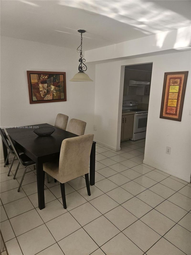 201 178th Dr, Unit 302, Sunny Isles Beach, FL 33160 Photo