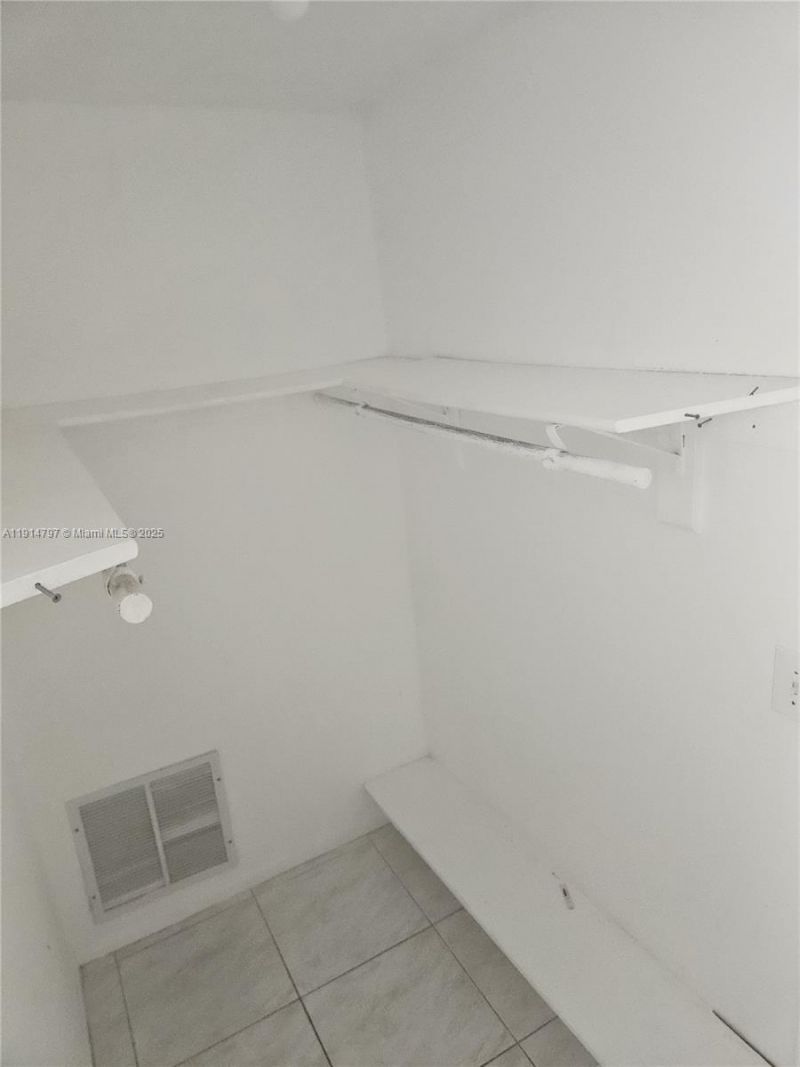 201 178th Dr, Unit 302, Sunny Isles Beach, FL 33160 Photo