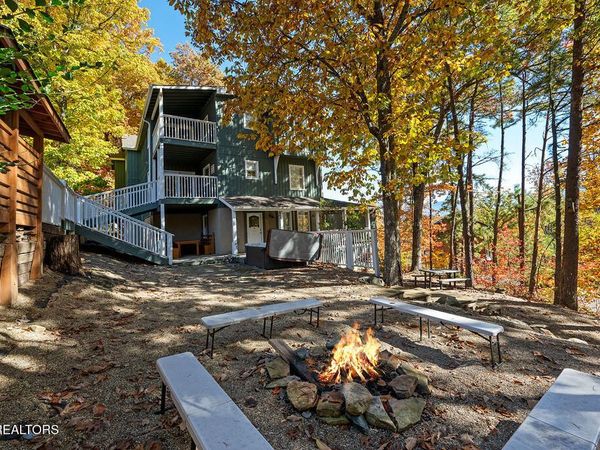 1106 Tanrac Tr, Gatlinburg, TN 37738