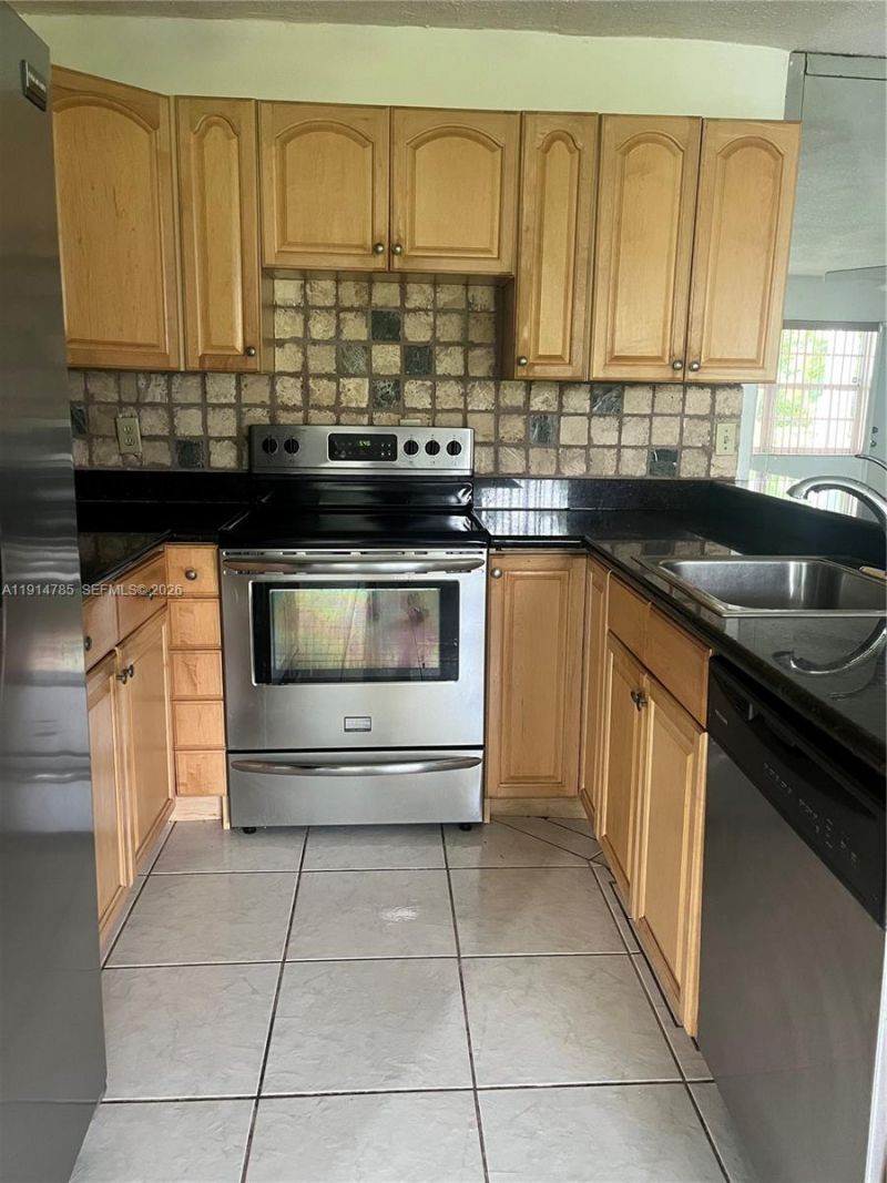 5208 NE 24th Ter, Unit F109, Fort Lauderdale, FL 33308 Photo