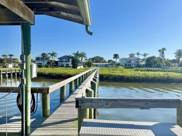 8 Richmond Drive, New Smyrna Beach, FL 32169