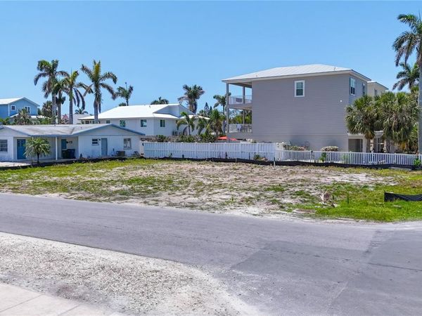 6406 HOLMES BOULEVARD, HOLMES BEACH, FL 34217