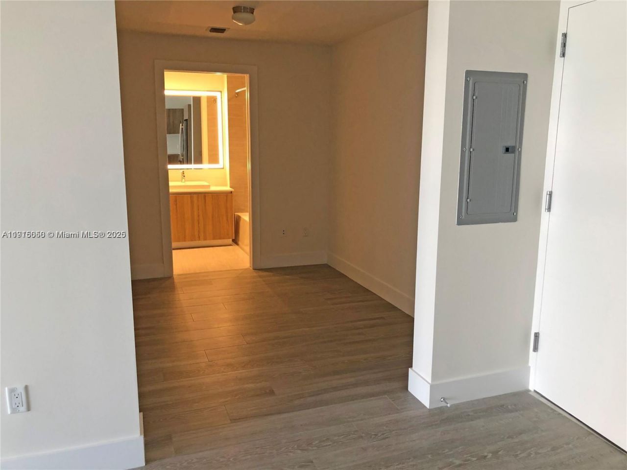 2960 NE 207th St, Unit 1006, Aventura, FL 33180 Photo