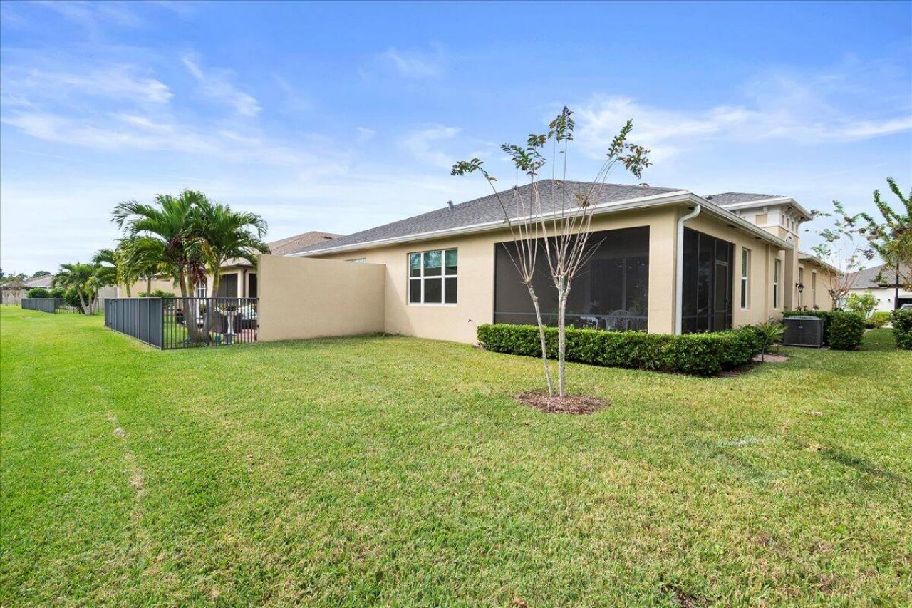 12842 SW Lake Fern Circle, Port Saint Lucie, FL 34987 Photo