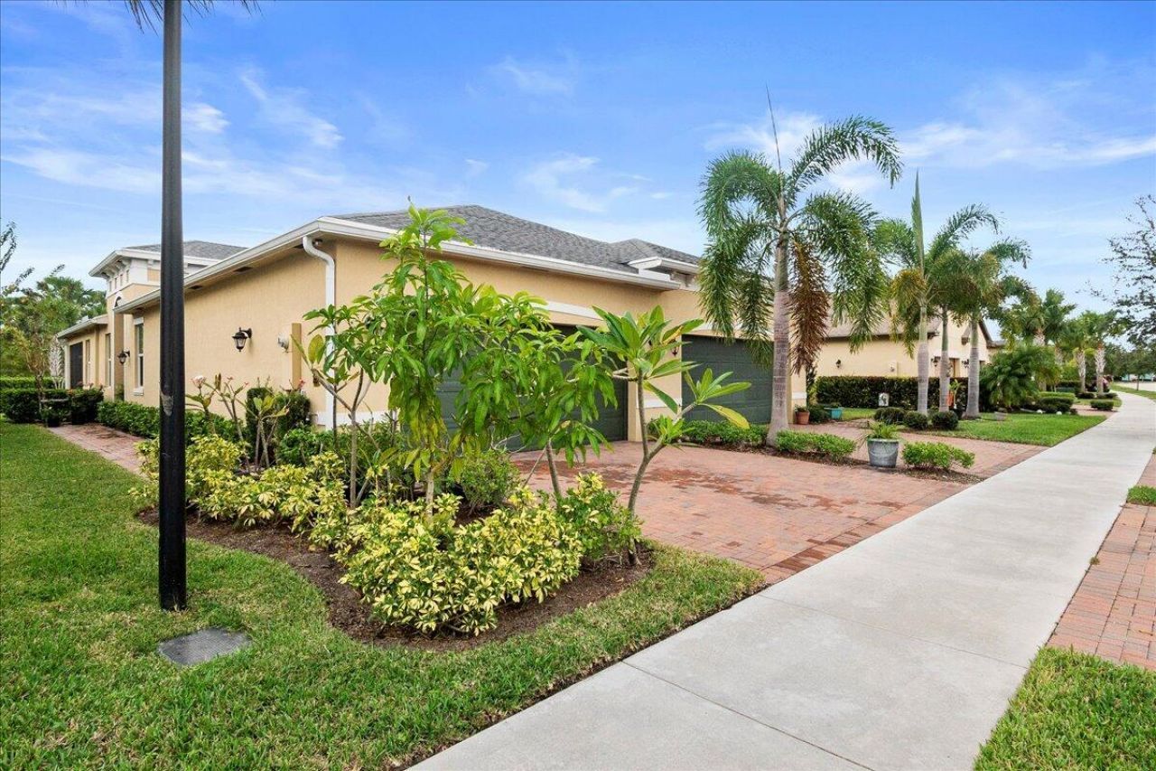 12842 SW Lake Fern Circle, Port Saint Lucie, FL 34987 Photo