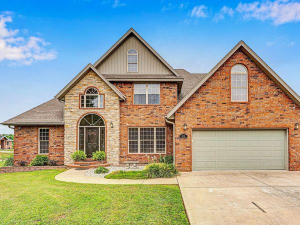 1910 W Meadow Lark Lane, Aurora, MO 65605