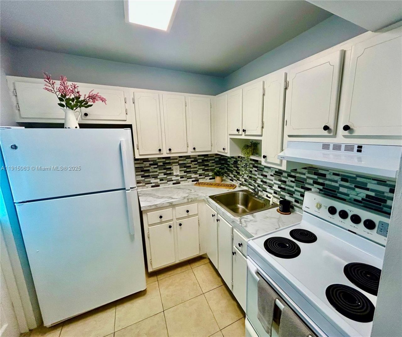 2213 NE 1st Ct, Unit 203, Boynton Beach, FL 33435 Photo