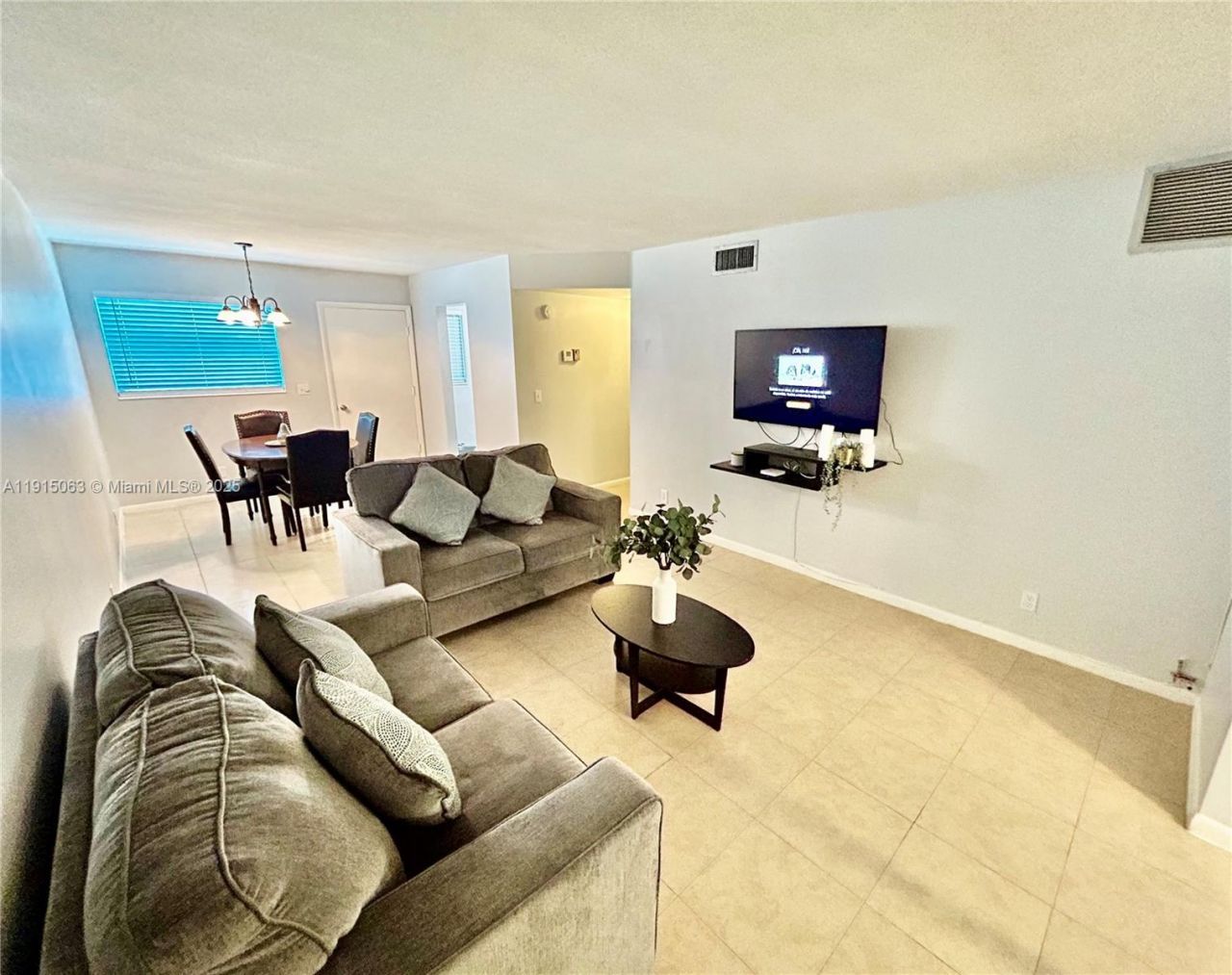 2213 NE 1st Ct, Unit 203, Boynton Beach, FL 33435 Photo