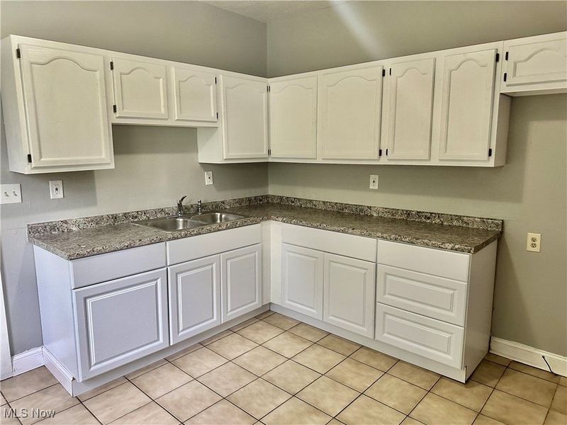 528 E 109th Street, Cleveland, OH 44108 Photo 4