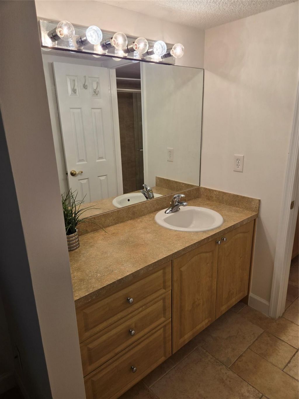 9531 Seagrape Drive, Unit 205, Davie, FL 33324 Photo