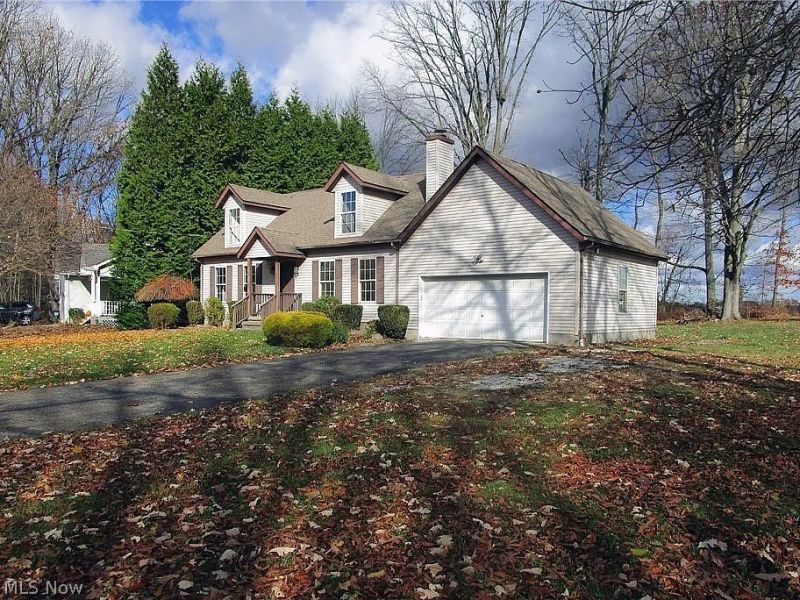 1356 Lake Vue Drive, Rome, OH 44085 Photo 9