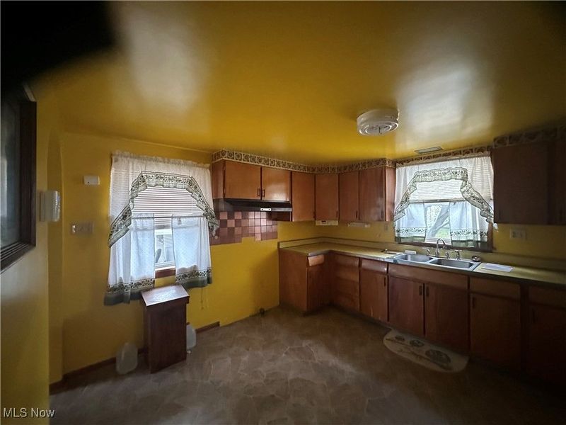 657 6th Avenue, East Liverpool, OH 43920 Photo 4