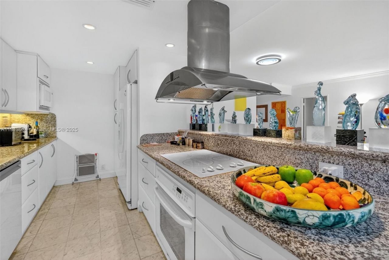 181 Crandon Blvd, Unit 106, Key Biscayne, FL 33149 Photo