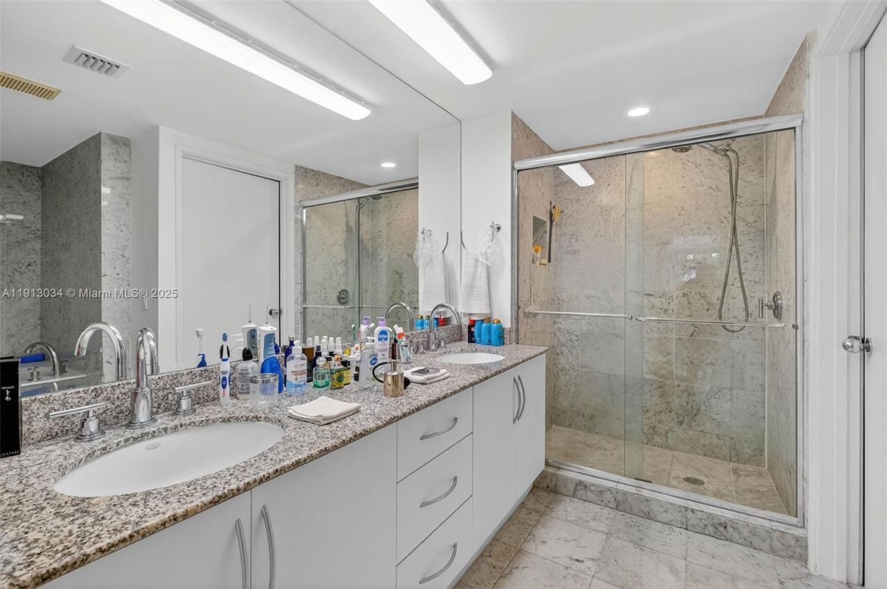 181 Crandon Blvd, Unit 106, Key Biscayne, FL 33149 Photo