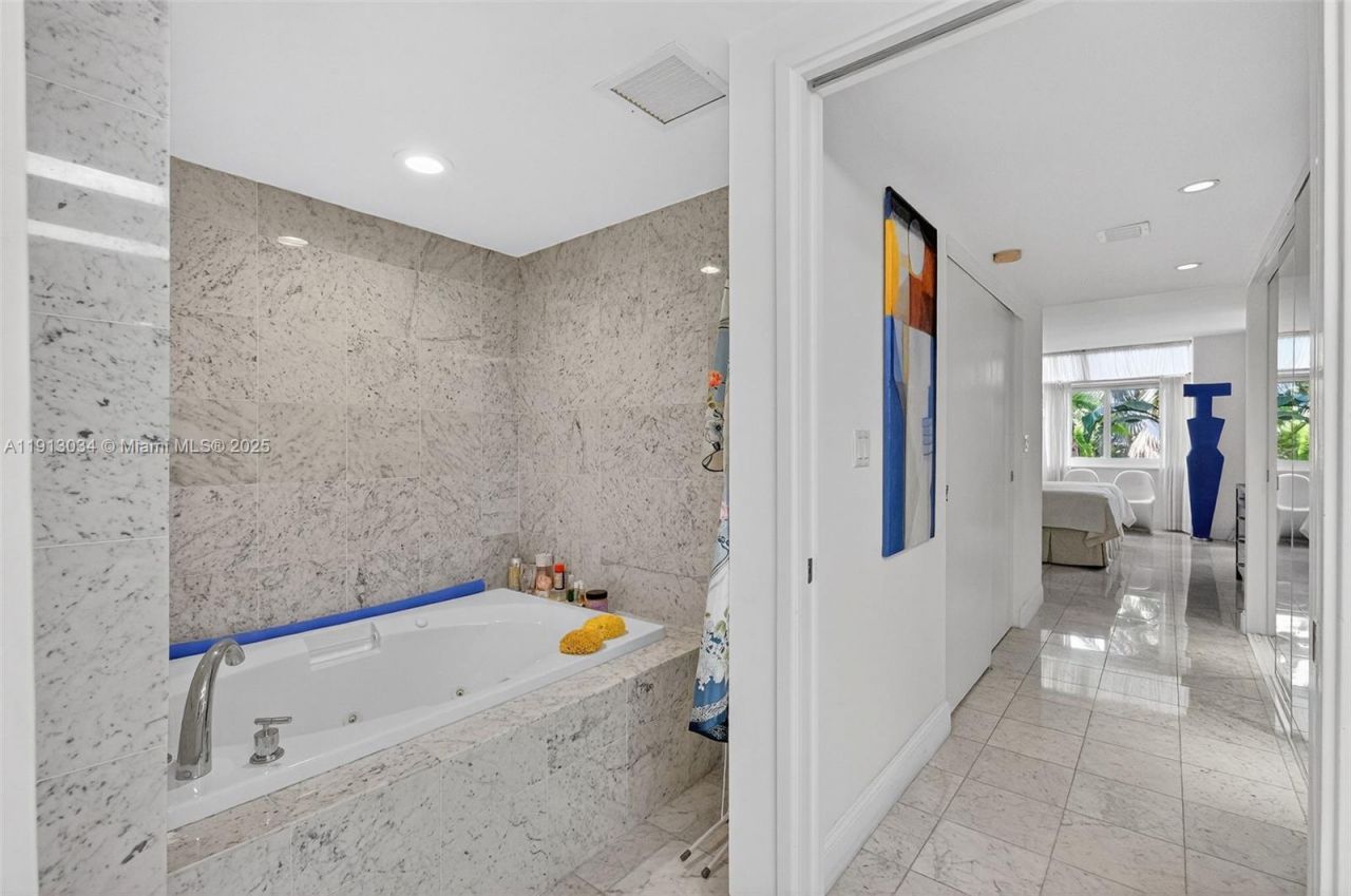 181 Crandon Blvd, Unit 106, Key Biscayne, FL 33149 Photo