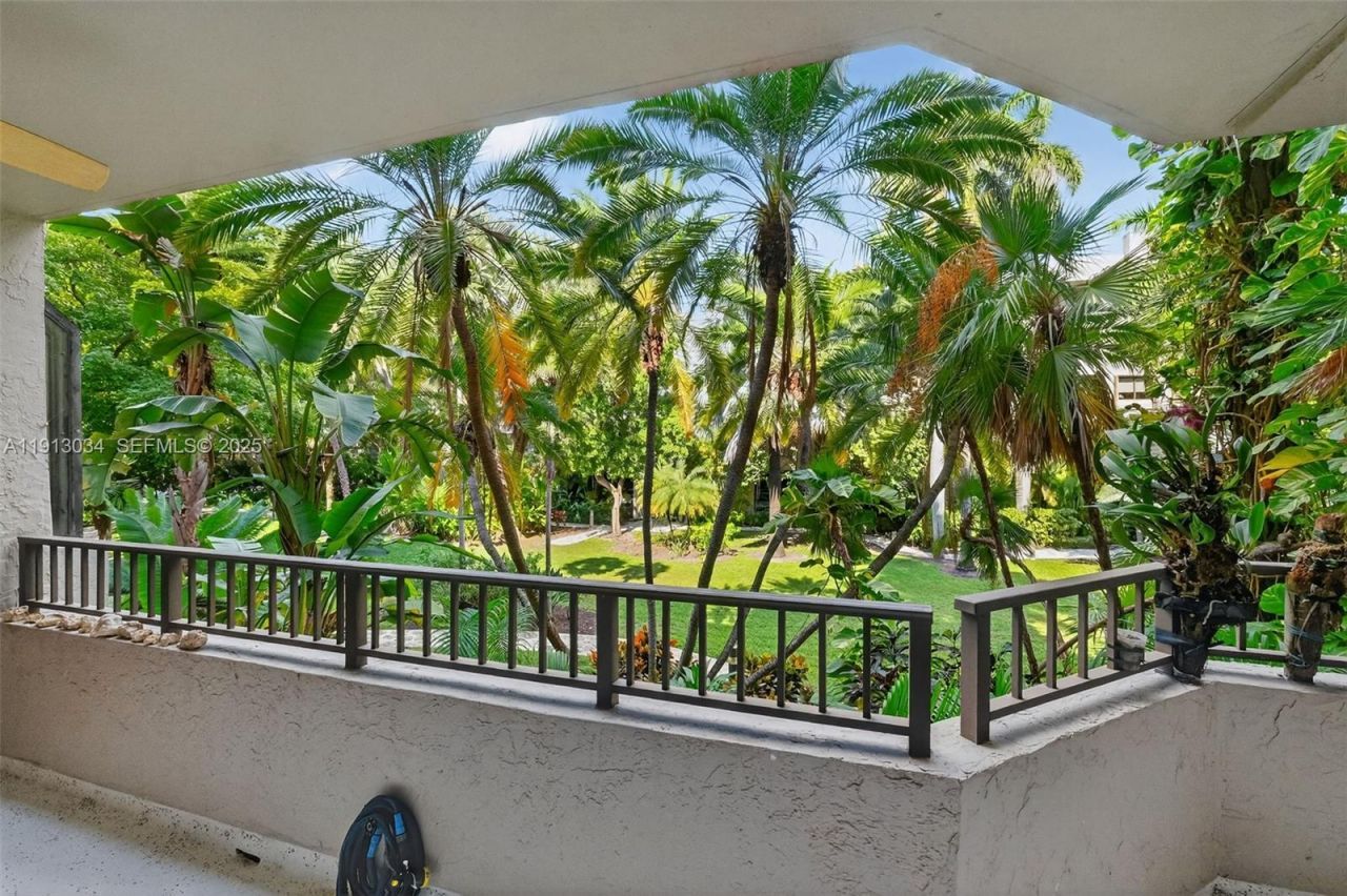 181 Crandon Blvd, Unit 106, Key Biscayne, FL 33149 Photo