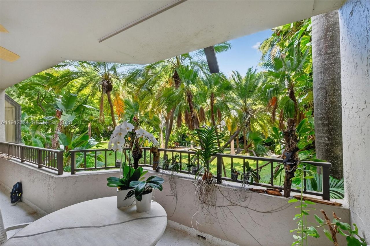 181 Crandon Blvd, Unit 106, Key Biscayne, FL 33149 Photo