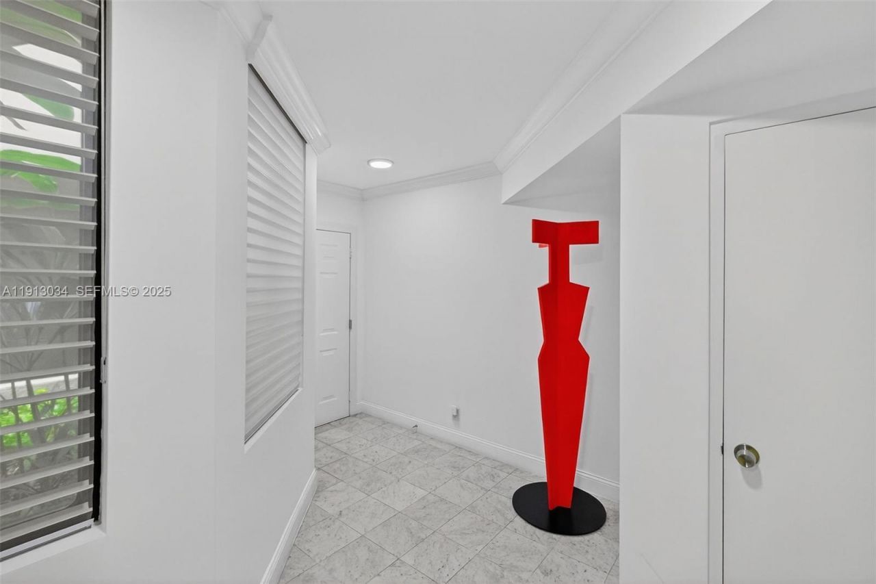 181 Crandon Blvd, Unit 106, Key Biscayne, FL 33149 Photo