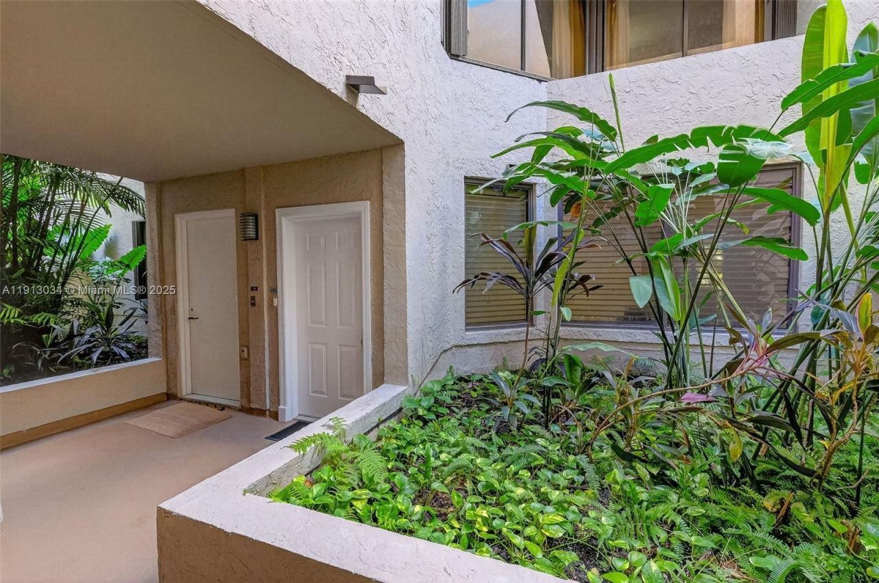 181 Crandon Blvd, Unit 106, Key Biscayne, FL 33149 Photo