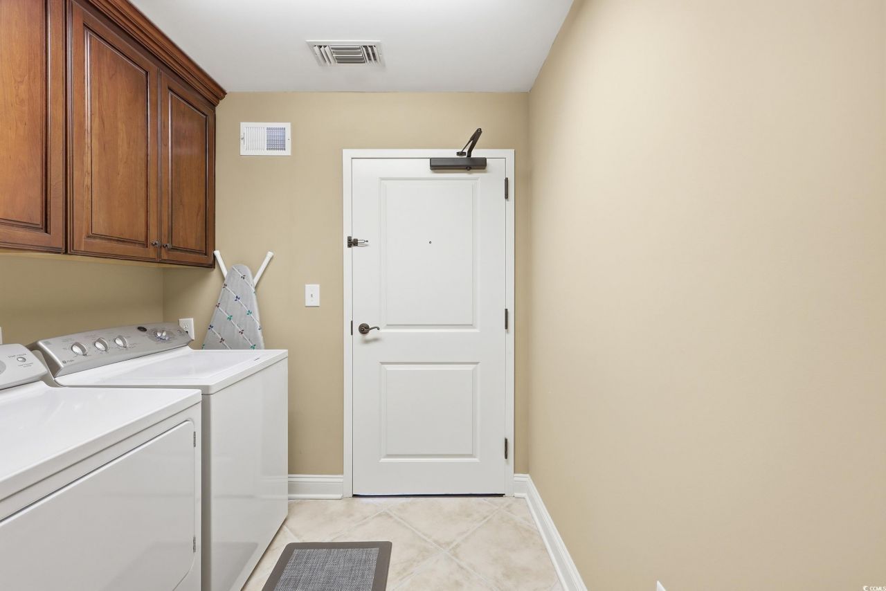 9547 Edgerton Dr. Photo 32