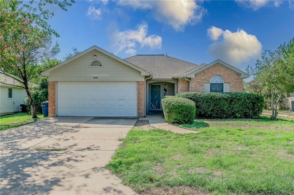 1000 Honeysuckle Dr, Leander, TX 78641 Main Photo