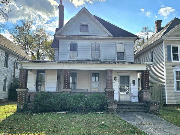 737 Riverside Avenue, Elizabeth City, NC 27909