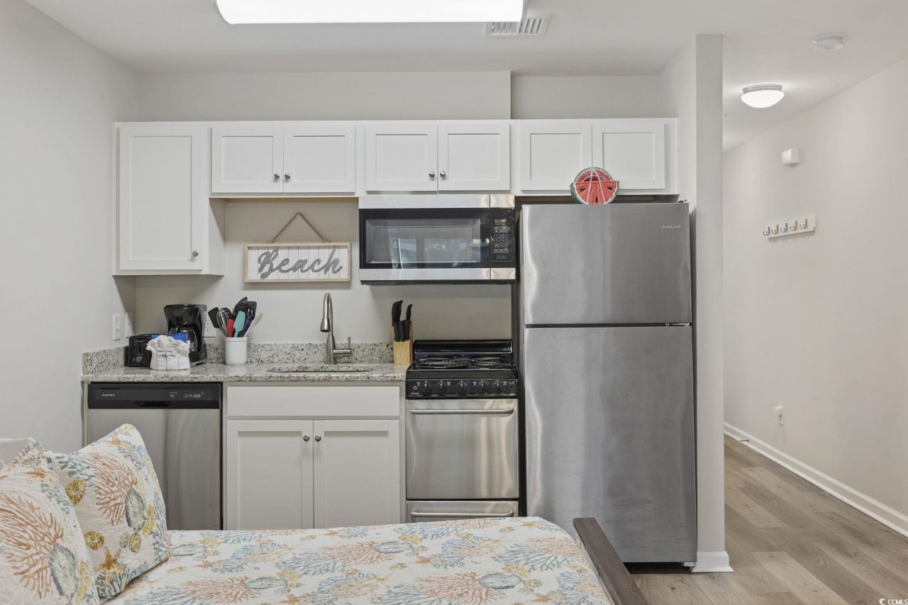 415 Ocean Creek Dr. Photo 8