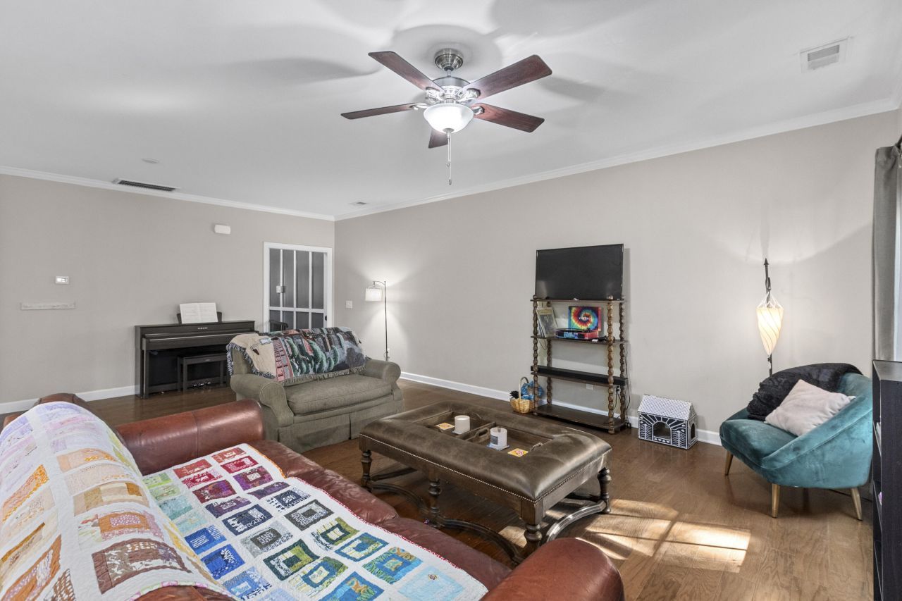 1059 Friartuck Trail Photo 6