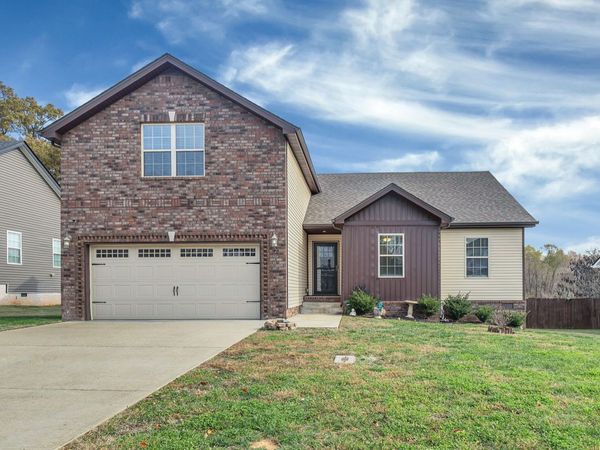 2361 Colston Dr, Clarksville, TN 37042