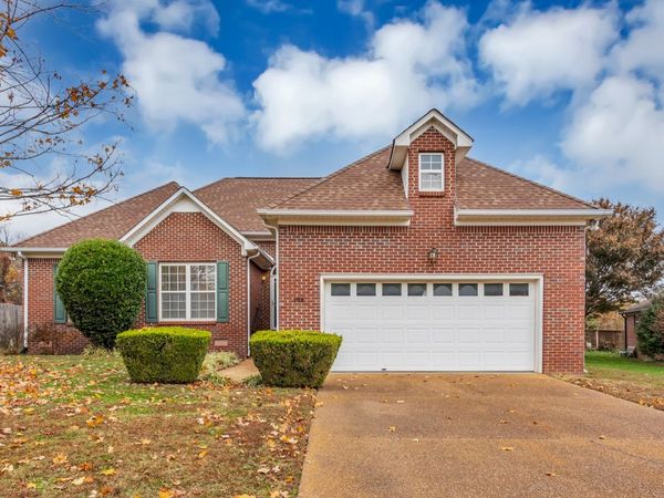 105 Green Tree Ct, Columbia, TN 38401