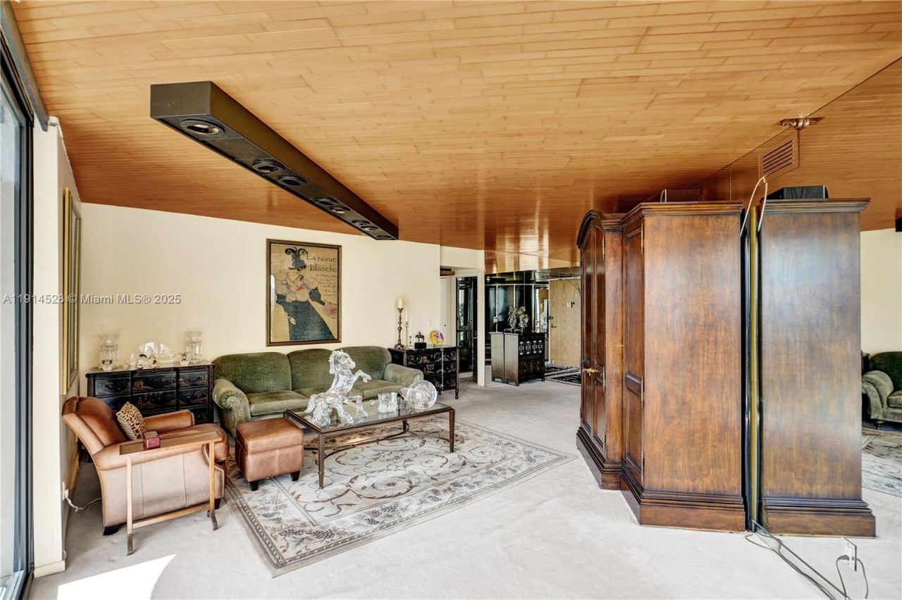 19667 Turnberry Way, Unit 7B, Aventura, FL 33180 Photo