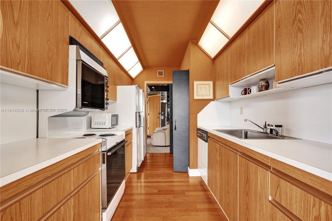 19667 Turnberry Way, Unit 7B, Aventura, FL 33180 Photo