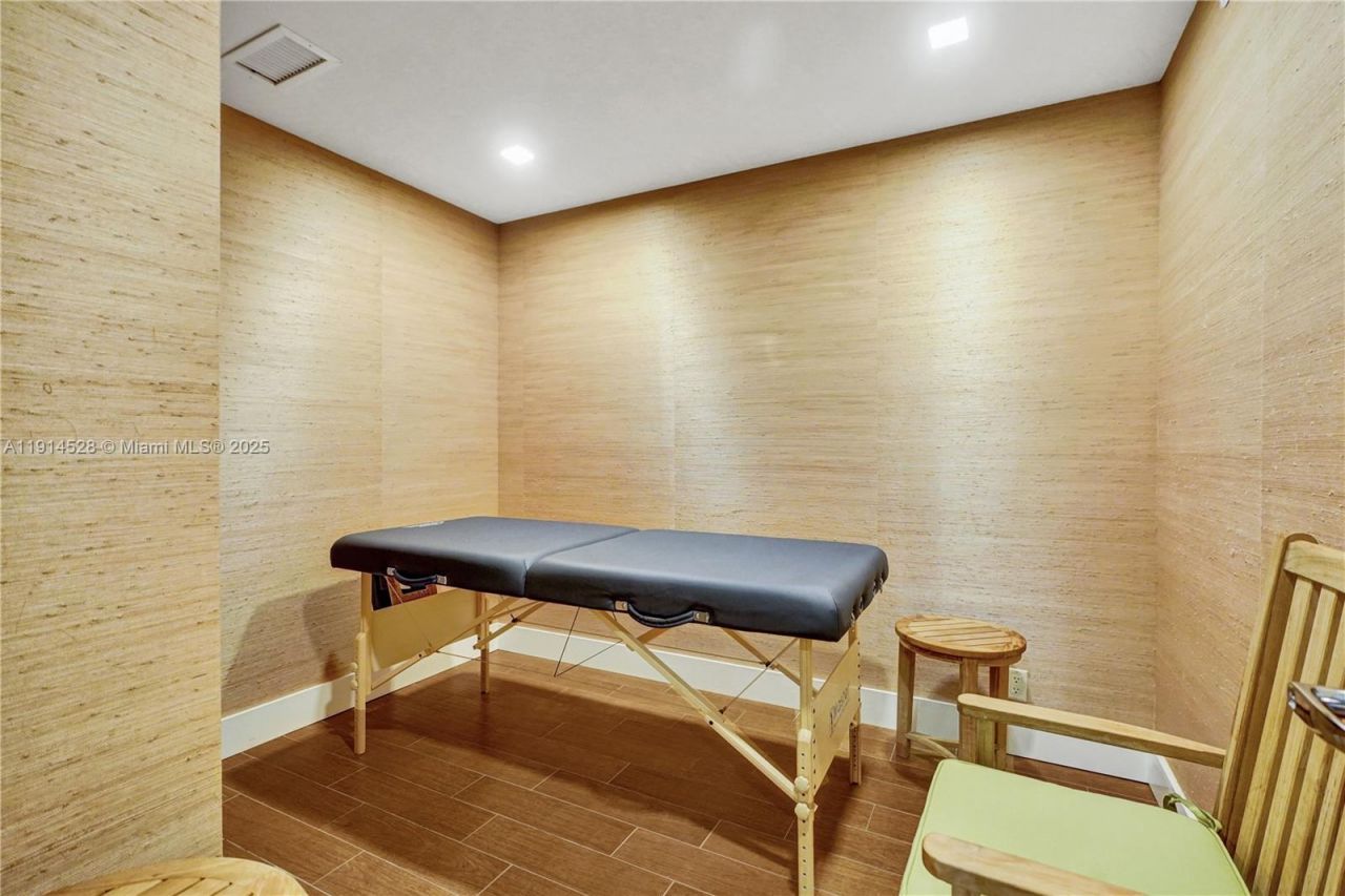 19667 Turnberry Way, Unit 7B, Aventura, FL 33180 Photo