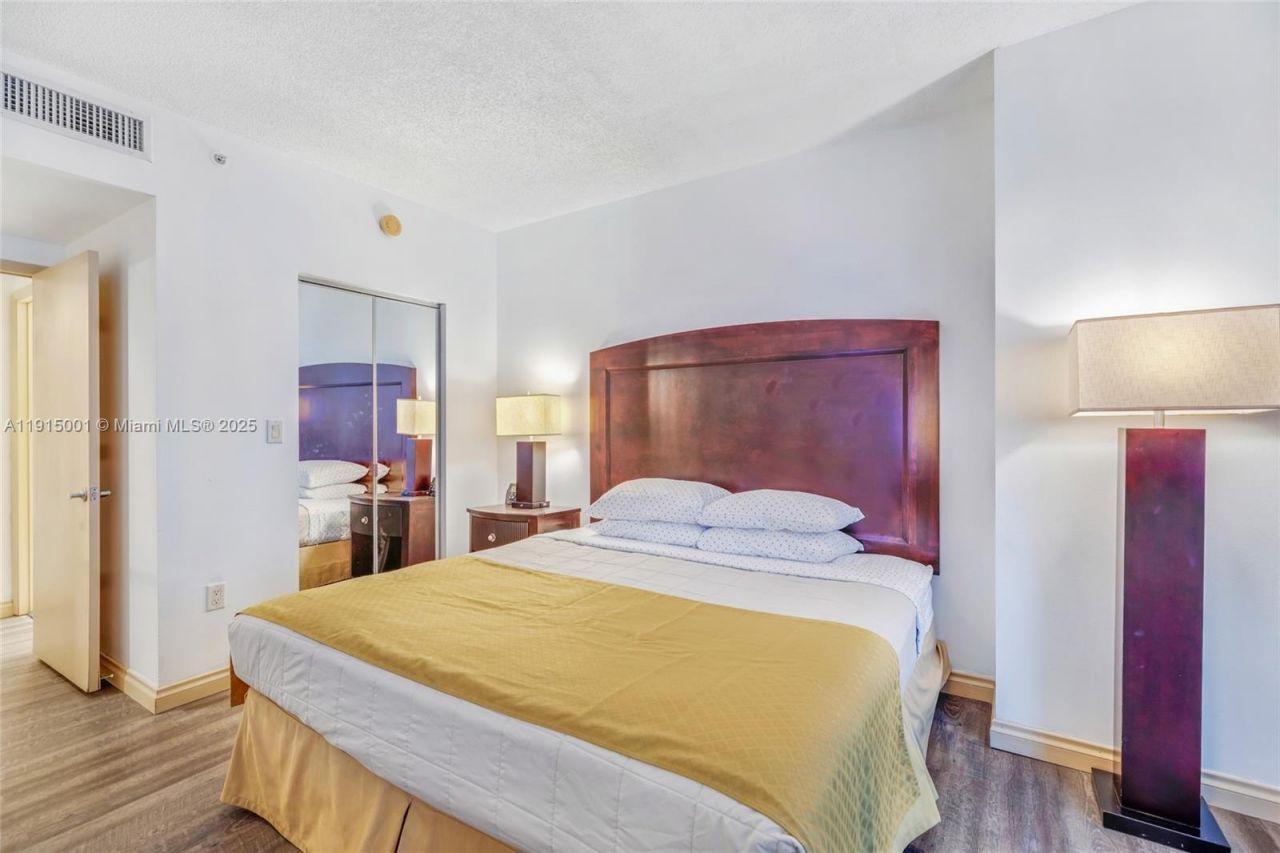 17375 Collins Ave, Unit 1005, Sunny Isles Beach, FL 33160 Photo